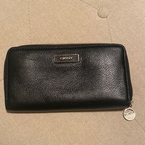 DKNY women’s wallet. Black leather, gently used like new. No tags